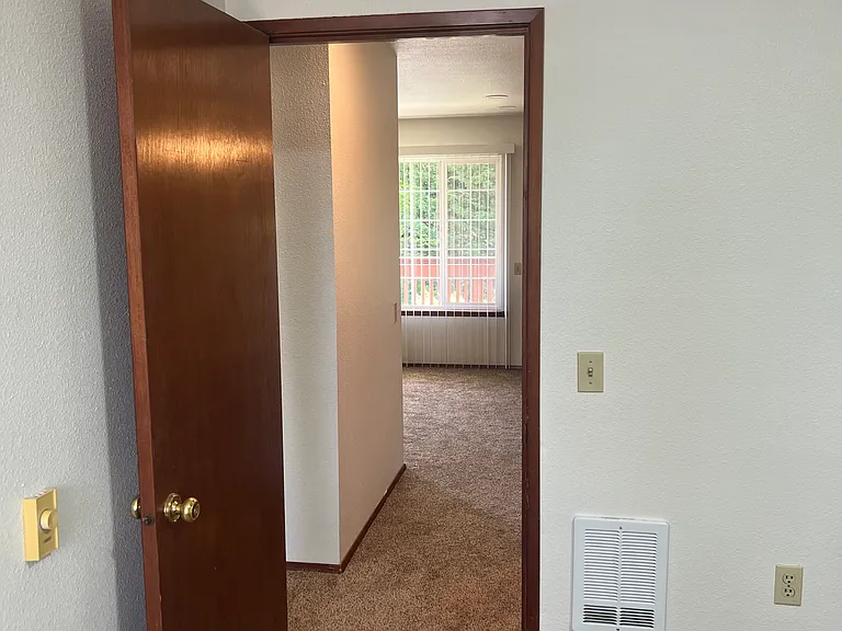 1000 S Pearl St — Photo 10