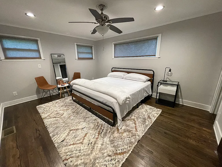 643 Center Hill Ave NW — Photo 4