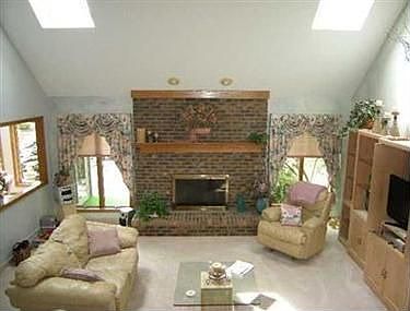 4th image of 10562 Cambridge Cir