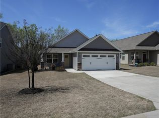 25 Mendham Ln, Greer, SC 29650