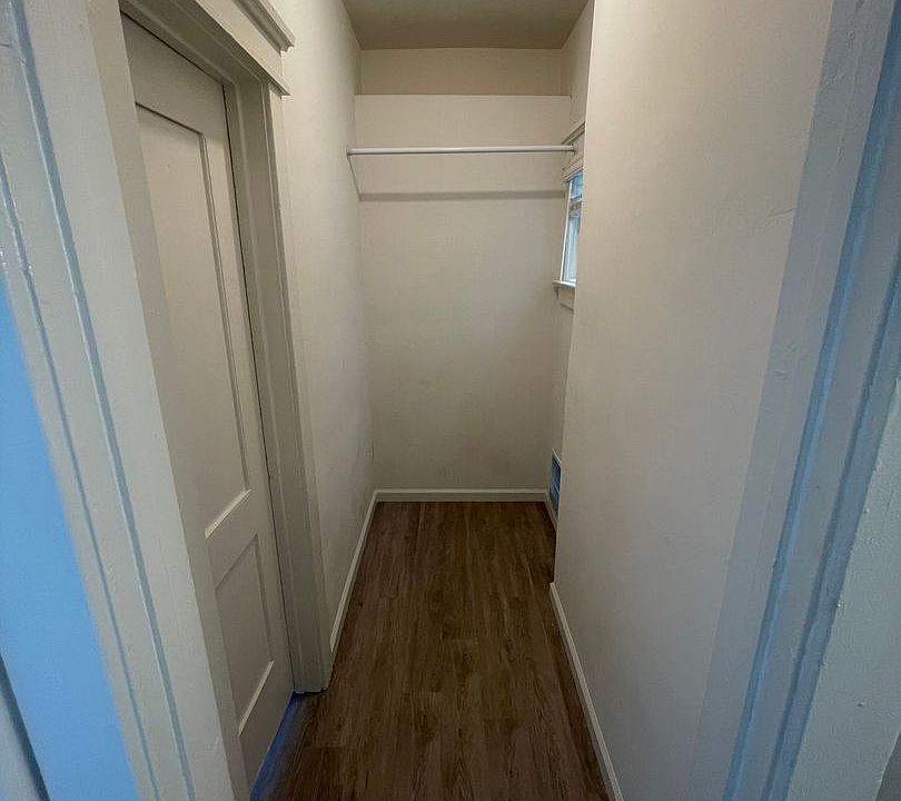 2nd image of 1133 27th St #1137 & 270