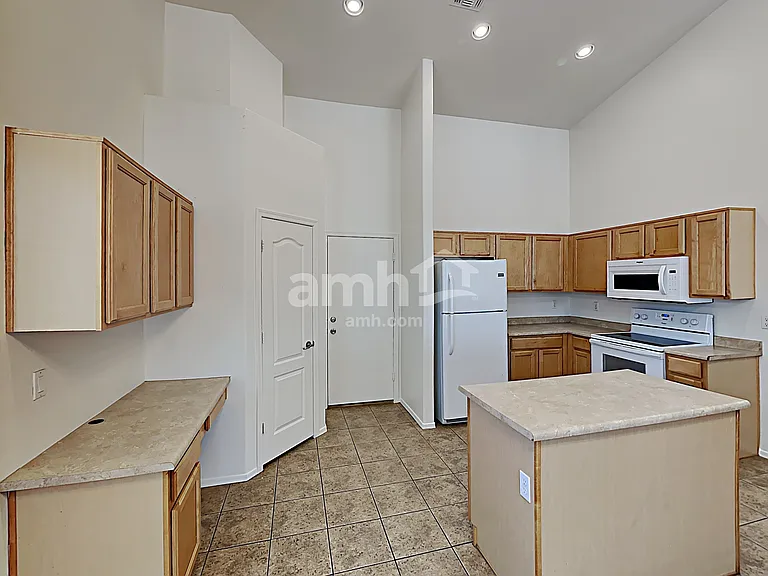21948 E Camina Plata — Photo 4