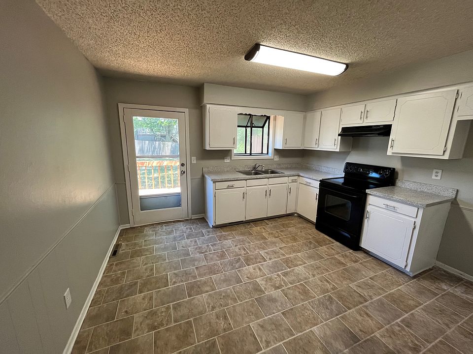 201 Brookridge Dr, Harrisonville, MO 64701 Zillow