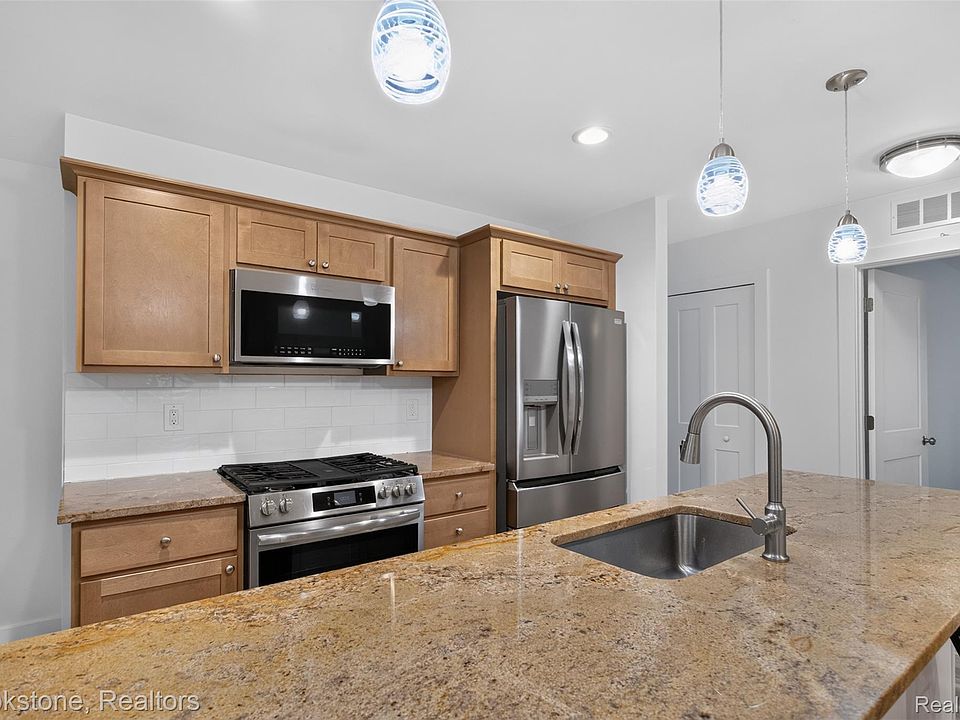 49050 Fuller Rd, photo 4