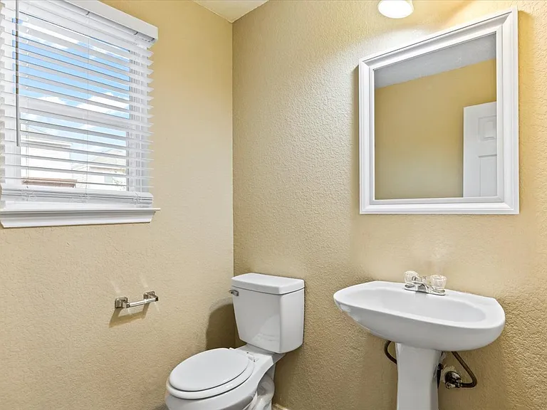 5519 Tomas Cir — Photo 22