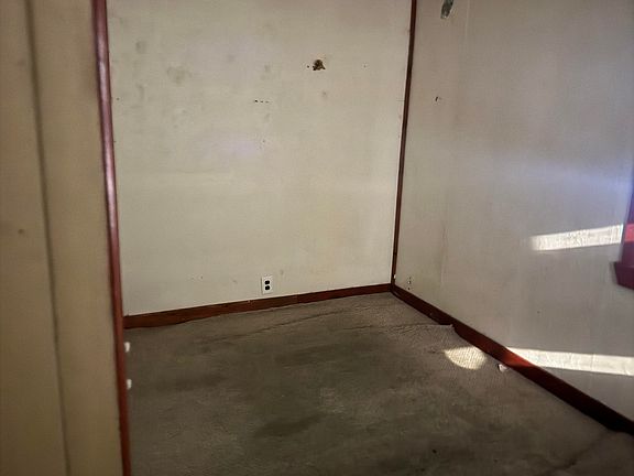 3rd image of 717 17th Ave
