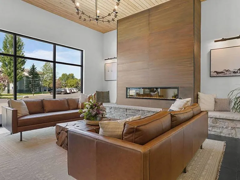 Latitude 43 — Photo 10