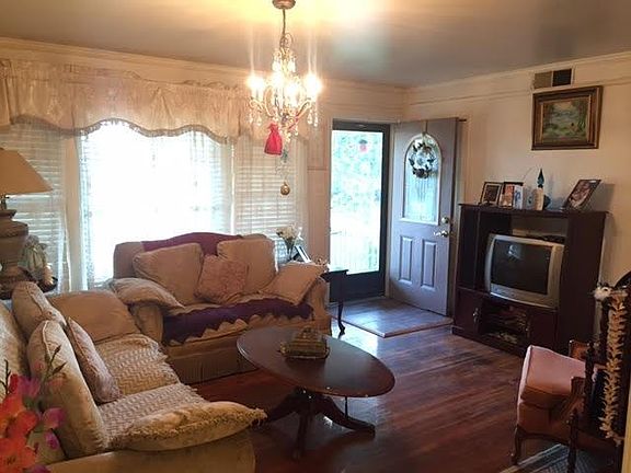 5th image of 609 Leslie Dr