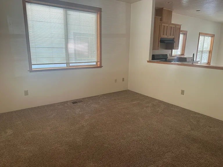 38 Logan Way — Photo 2