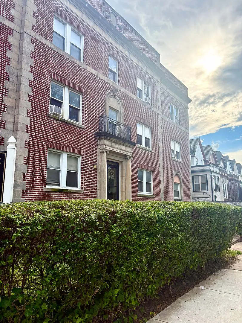 4900 Pine St. — Photo 1