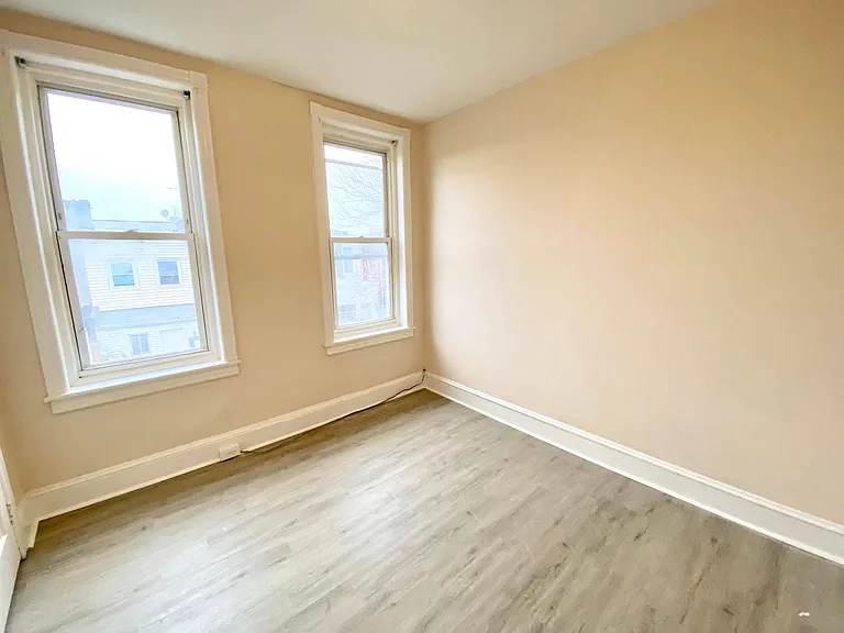 2518 S 62nd St — Photo 10