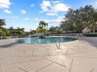 1105 Partridge Cir APT 202, Naples, FL 34104