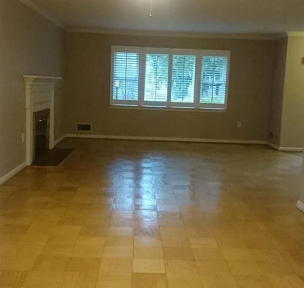 1415 Mayflower Dr — Photo 4