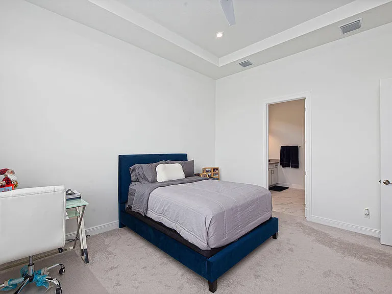11338 SW Pietra Way — Photo 16