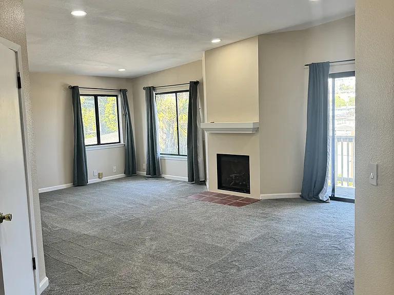 388 Santa Clara Ave — Photo 9