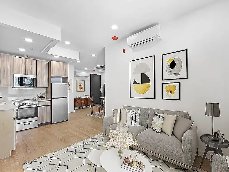 139 Meserole St #2R — Photo 1