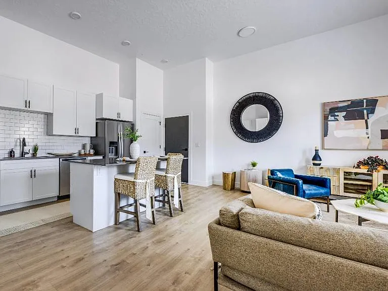 Aria Townhomes and Apartments — Photo 34