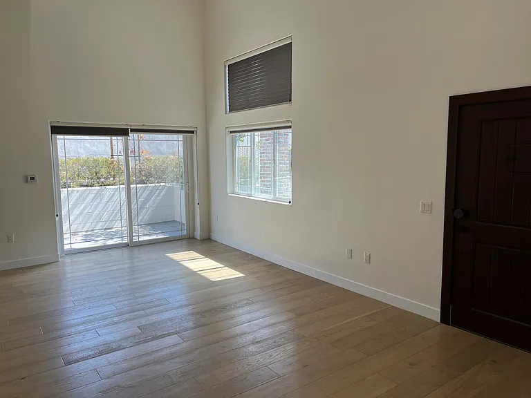 5019 Maplewood Ave #105 — Photo 7