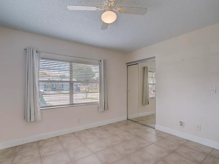 3929 Kenas St — Photo 13