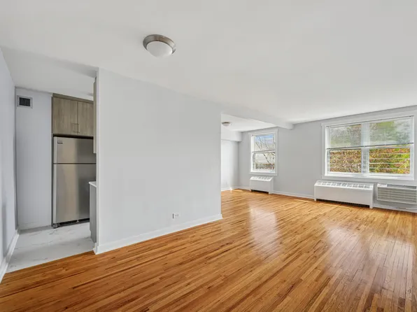 2160 Matthews Avenue image 1 of 12