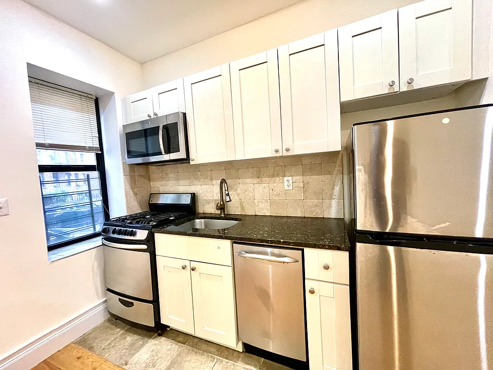 150 Brighton 15th St #1M