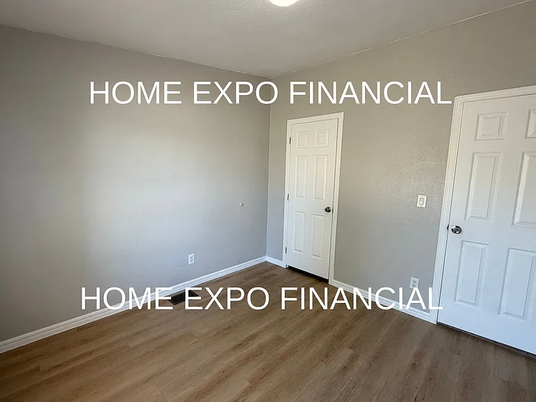 26590 Franklin Ave — Photo 30