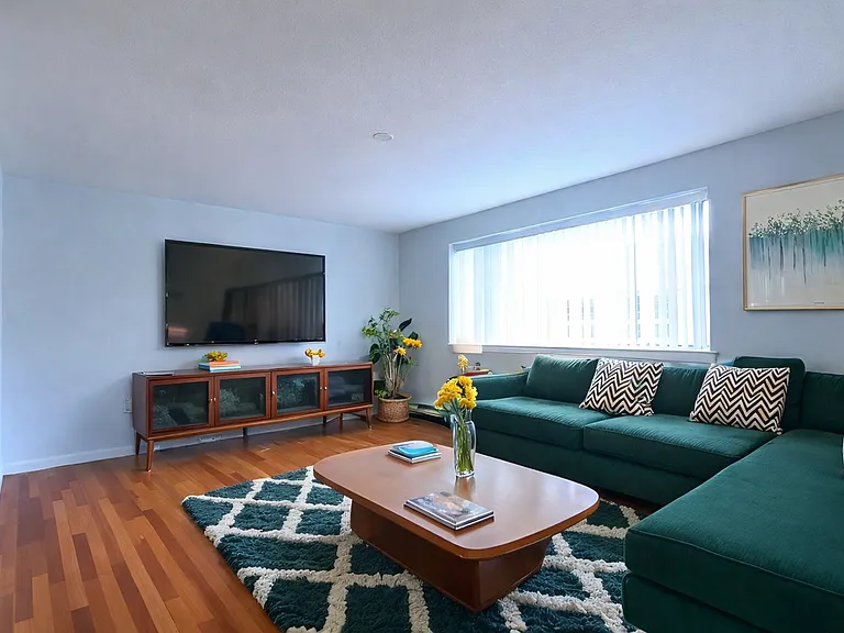 West Central Apartments — Photo 6