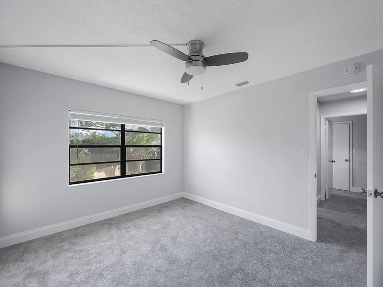 200 Westwood Ter N #122 — Photo 14