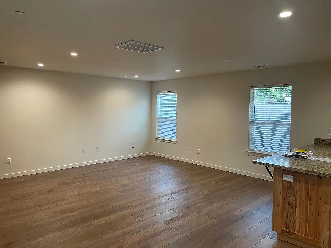 1720 Westfall Ct — Photo 3