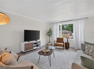 236 Hammersmith Ct, Burlington, ON L7L 4N7