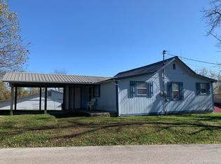 40 Woods Rd, Stearns, KY 42647