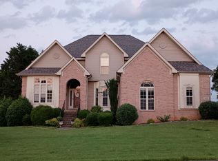 220 Twin Lakes Dr, New Market, AL 35761