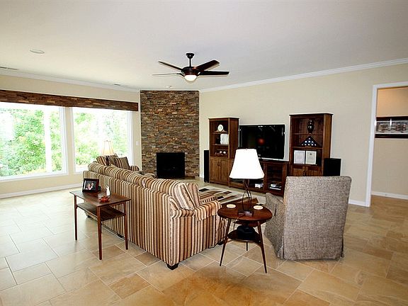 4th image of 3042 Ambleside Dr