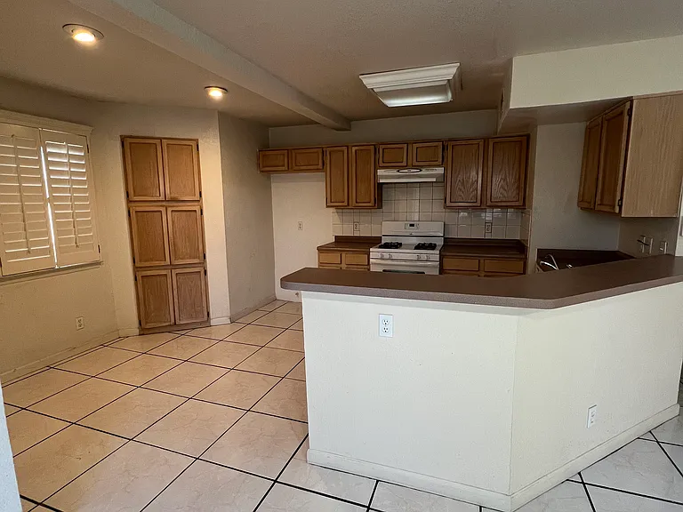7753 Plaza Azul Rd — Photo 6