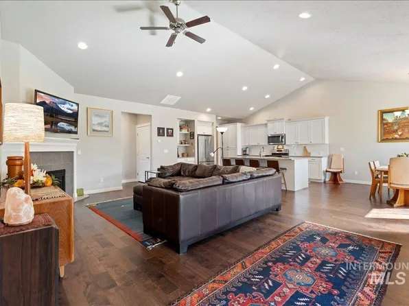4132 E Silverking Ln, Meridian, ID 83642