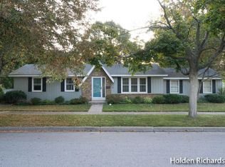 643 Lawndale Ct, Holland, MI 49423