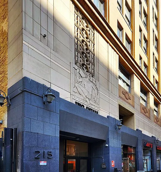 215 W 7th St #201 — Photo 23