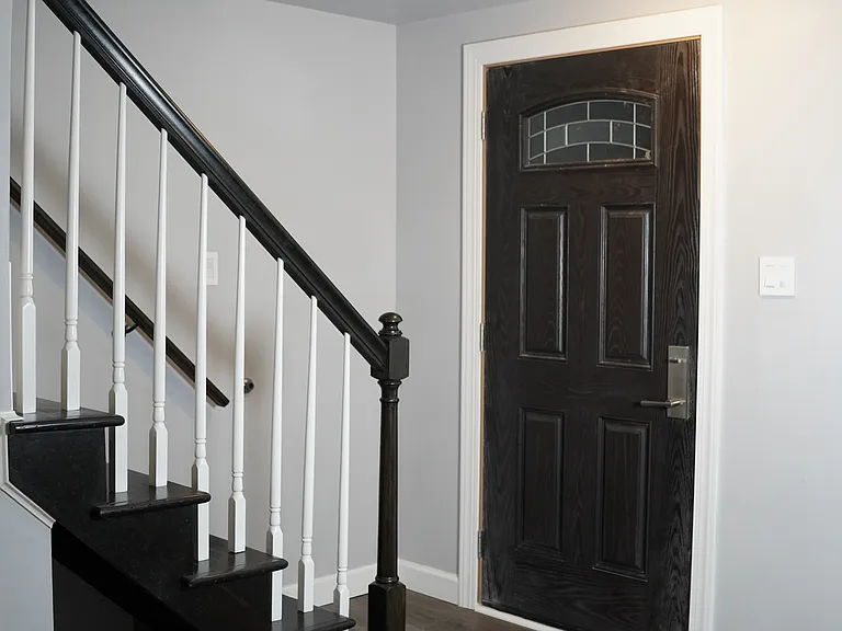Front door & Entry Area