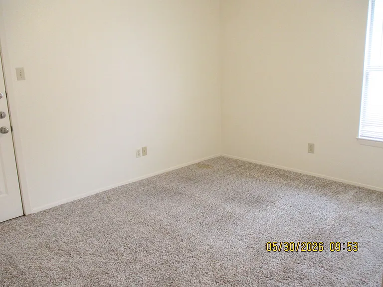 2724 James Rd — Photo 9