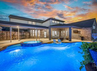 5835 Caspian Falls Ln, Fulshear, TX 77441