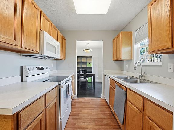 4th image of 6224 McNaughten Place Ln #57