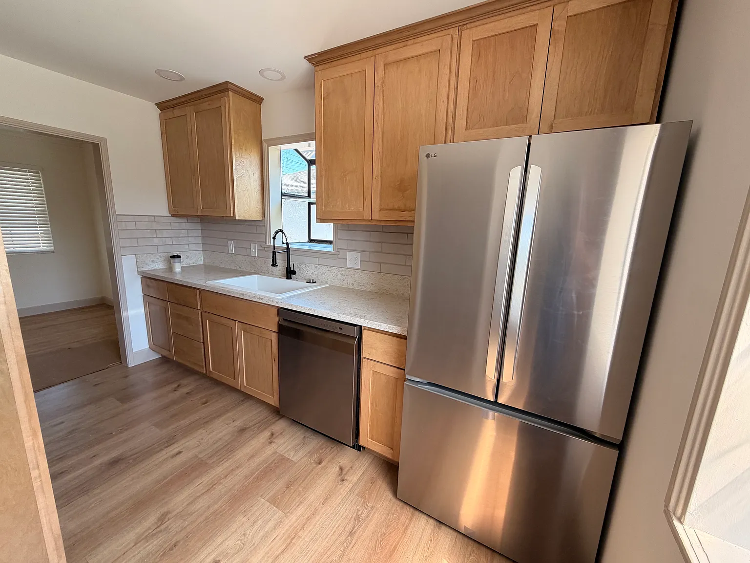 5418 Crebs Ave — Photo 2