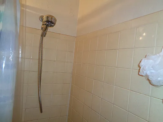 Sold by Thomas Lipovetsky, LREB | media 10