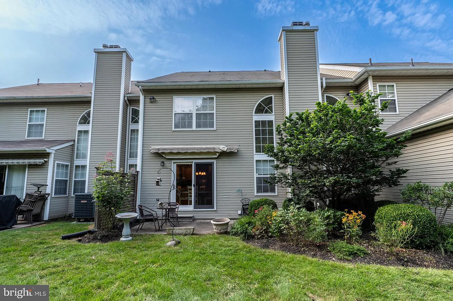 3 bed, 1729 sqft, $3,850 — Photo 4