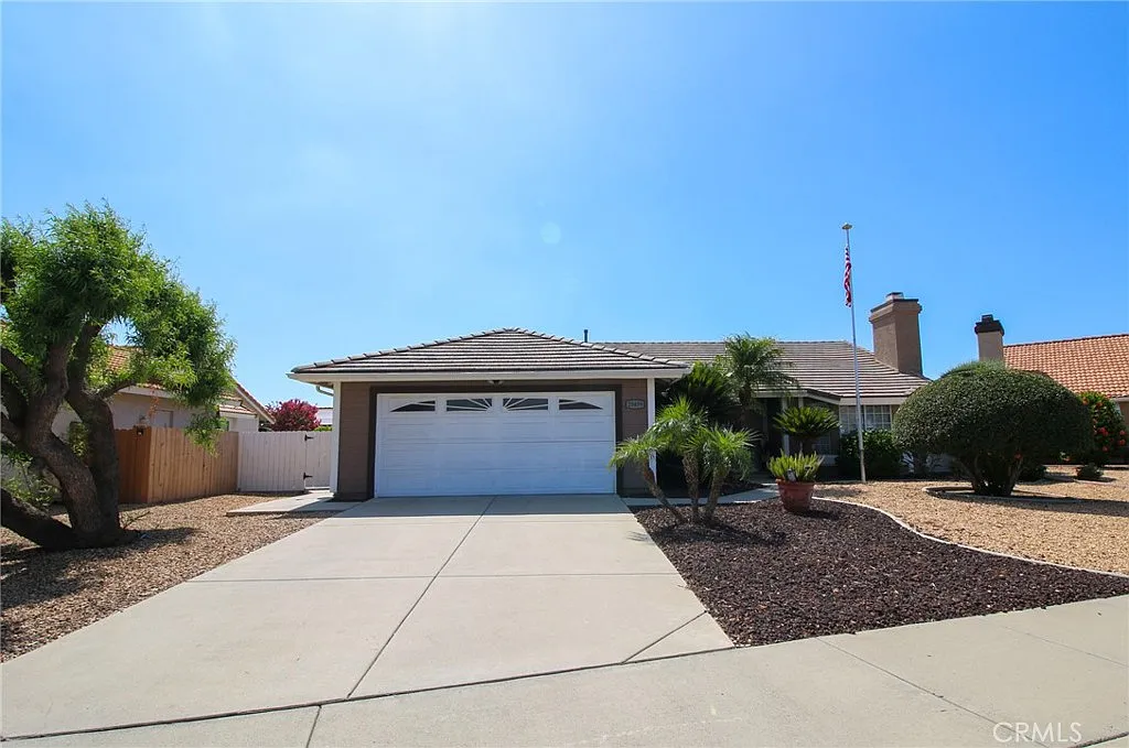 2 bed, 1550 sqft, $2,695 — Photo 3