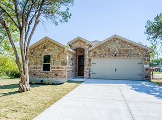 701 E Denton St, Ennis, TX 75119