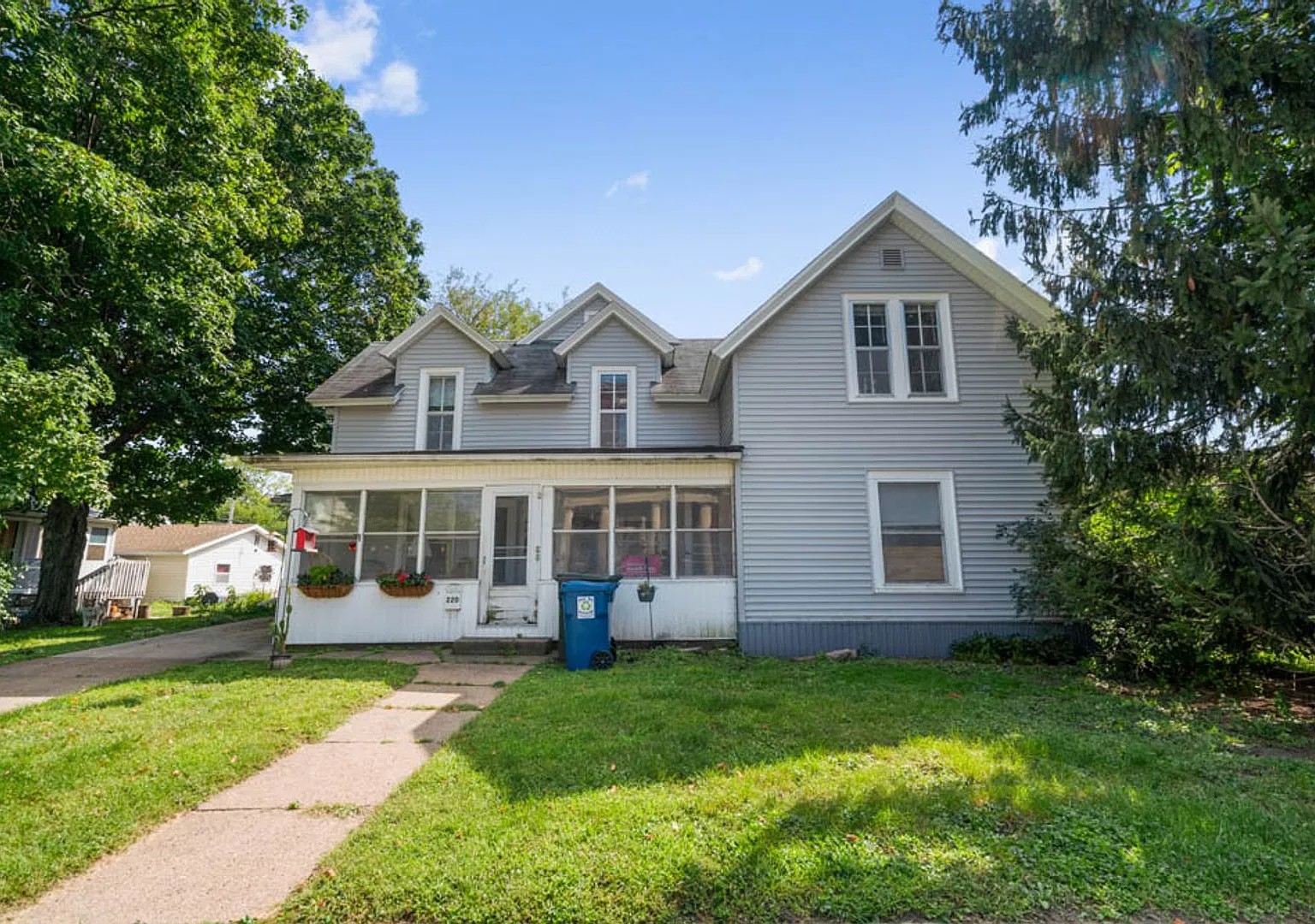 904 1/2 Clay St - Cedar Falls — Photo 4
