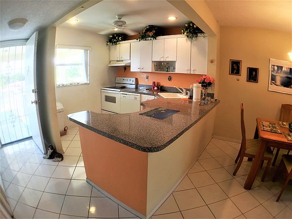 2nd image of 606 SW Natura Blvd APT 314