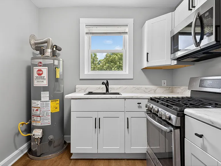 1201 Tallwood St #2 — Photo 13