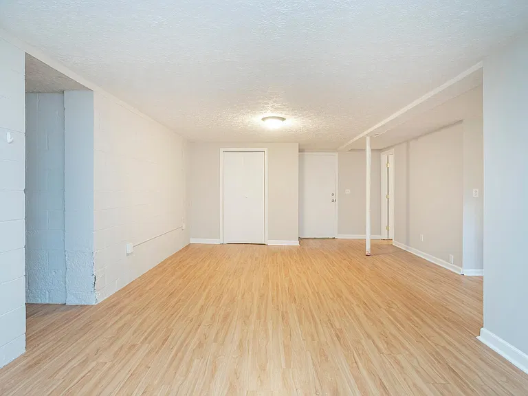 4933 Millerwood Dr — Photo 27